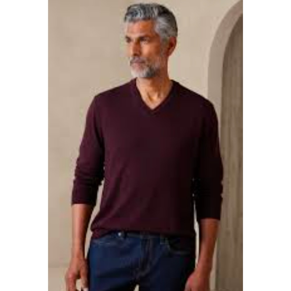 Banana Republic Luxury Blend V-Neck Sweater Men XL Silk Cotton Cashmere Burgundy